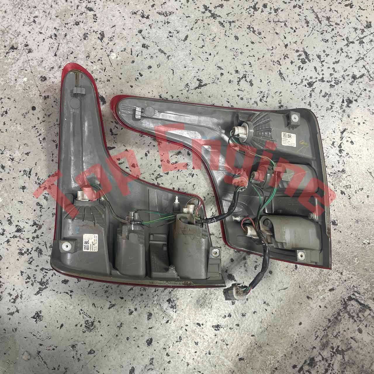 Tail Light Set Mitsubishi Triton L200 MQ 2015–2018 LH RH OEM 8330A943 8330A944